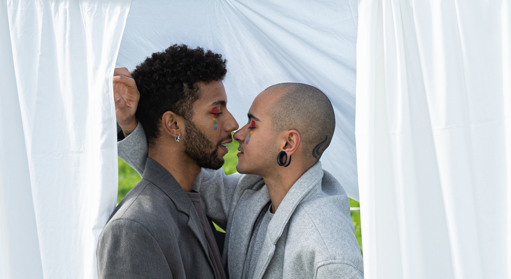 Gay Cruising While Traveling